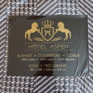 Hotel Aspen Throw 100% Cotton Blanket